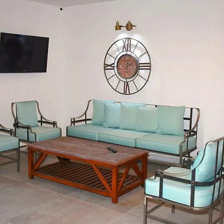 Laden Otel 3*
