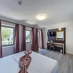 Laden Hotell